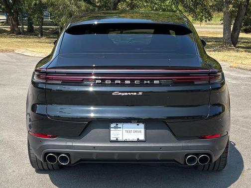 Chromite Black Metallic 2025 Porsche Cayenne Cayenne S E-Hybrid
