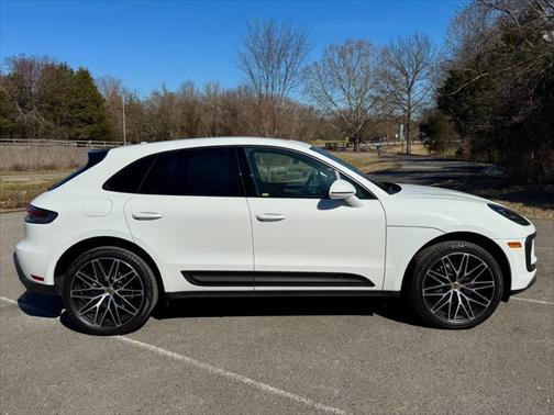 2022 Porsche Macan Base