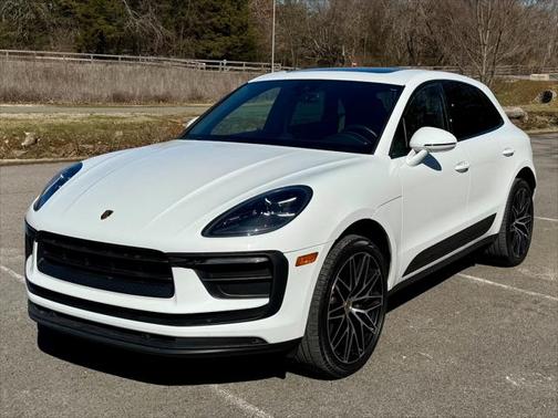 2022 Porsche Macan Base