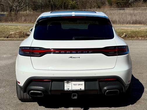 2022 Porsche Macan Base