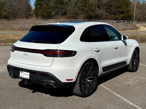 2022 Porsche Macan Base