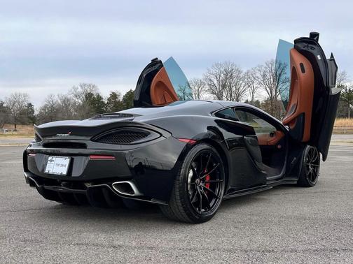 2017 McLaren 570GT Base