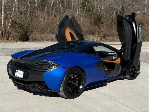 2018 McLaren 570S w/ CARBON FIBER INTERIOR UPGRADE, BOWERS & WILKINS AUDIO, LUXURY PKG