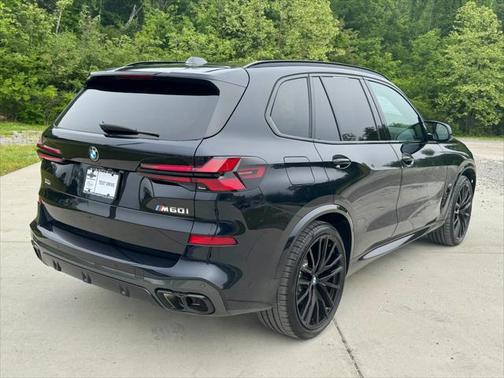 2025 BMW X5 M60i