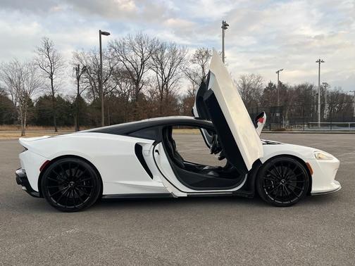 2022 McLaren GT Coupe