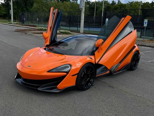 2019 McLaren 600LT w/ P1 CARBON SEATS, INTERIOR CARBON PKG, FRONT LIFT, CLUB SPORT PRO