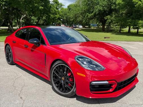 2022 Porsche Panamera GTS