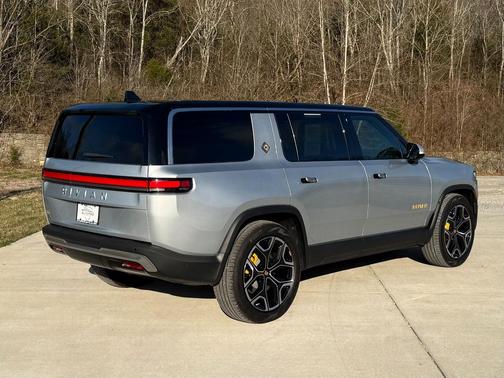 2023 Rivian R1S Adventure