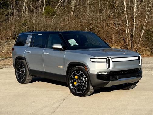 2023 Rivian R1S Adventure