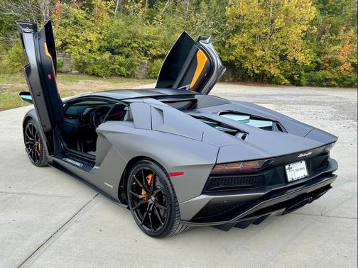 2018 Lamborghini Aventador S LP 740-4 S