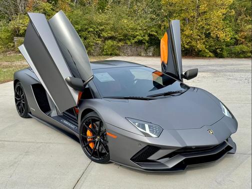 2018 Lamborghini Aventador S LP 740-4 S