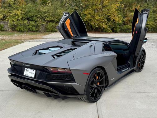 2018 Lamborghini Aventador S LP 740-4 S