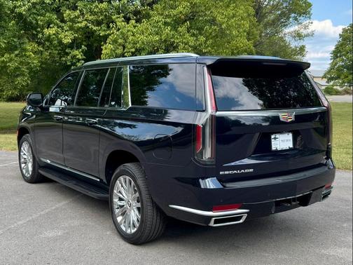 2023 Cadillac Escalade ESV Premium Luxury