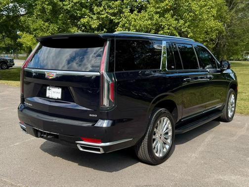 2023 Cadillac Escalade ESV Premium Luxury