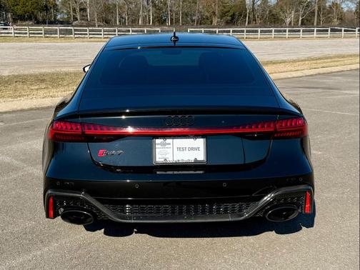 2022 Audi RS 7 4.0T