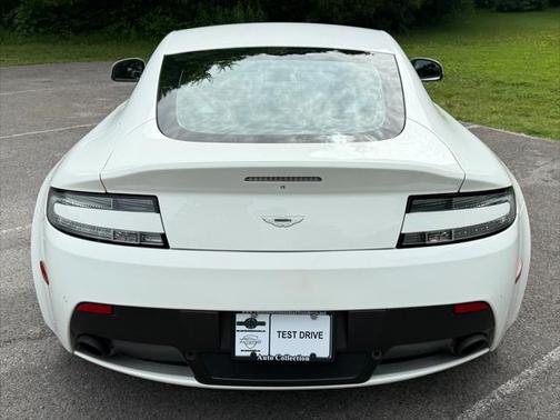 2015 Aston Martin V8 Vantage Base
