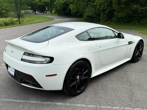 2015 Aston Martin V8 Vantage Base