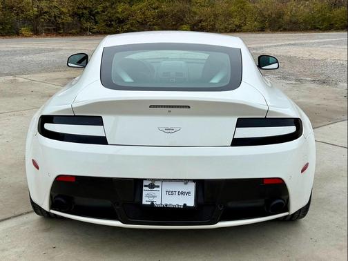 2015 Aston Martin V8 Vantage Base