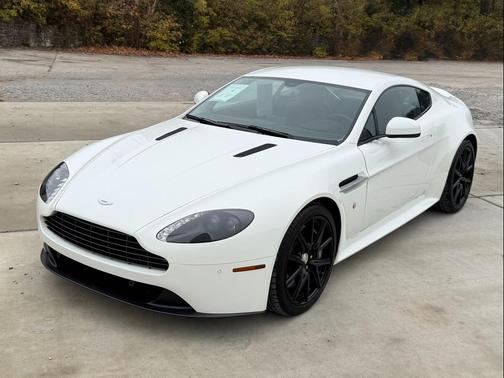 2015 Aston Martin V8 Vantage Base