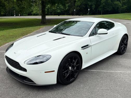 2015 Aston Martin V8 Vantage Base