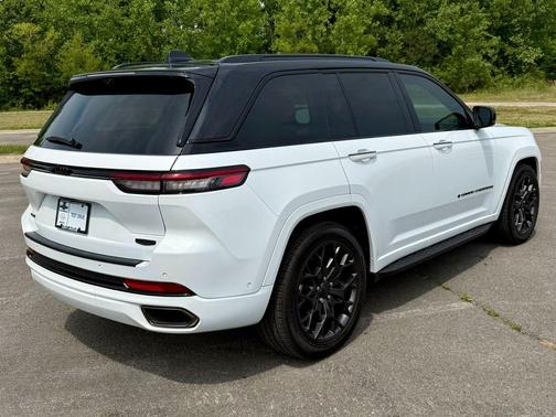 Bright White Clearcoat 2025 Jeep Grand Cherokee High Altitude