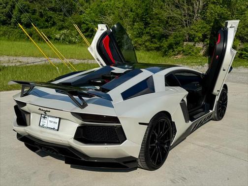 2012 Lamborghini Aventador LP700-4