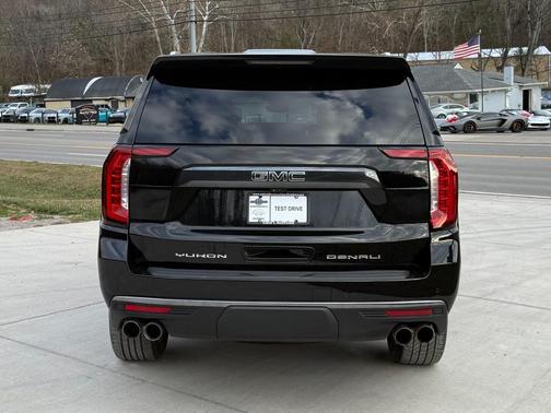 2023 GMC Yukon Denali Ultimate