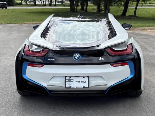 Crystal White Pearl Metallic w/ BMW i Frozen Blue Accen 2015 BMW i8 TERA WORLD w/ 142K MSRP!!