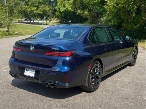 2024 BMW 760 i xDrive