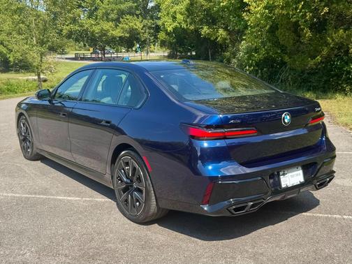 2024 BMW 760 i xDrive
