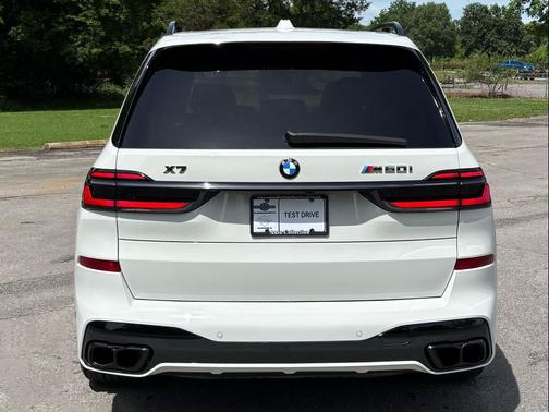 Alpine White 2025 BMW X7 M60i