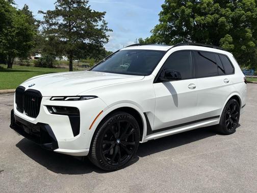 Alpine White 2025 BMW X7 M60i