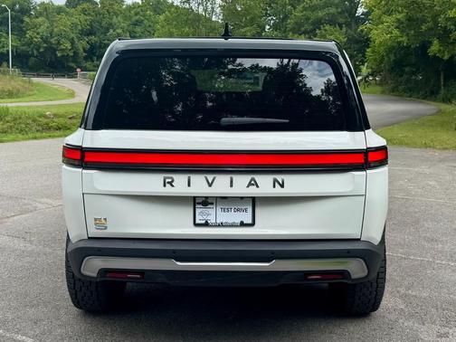 2023 Rivian R1S Adventure