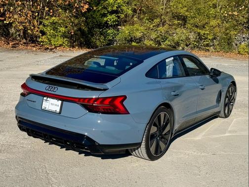 2024 Audi e-tron GT Prestige quattro