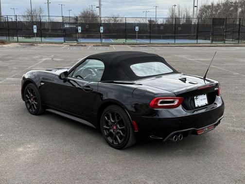 2020 FIAT 124 Spider Base