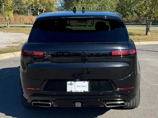 2024 Land Rover Range Rover Sport SE