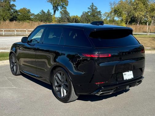 2024 Land Rover Range Rover Sport SE