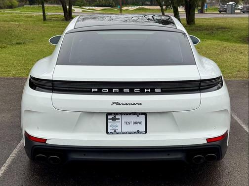 2025 Porsche Panamera PREMIUM PKG W/21 EXCLUSIVE WHEELS, SPORT EXHAUST SYSTEM + HEAD UP DISPLAY