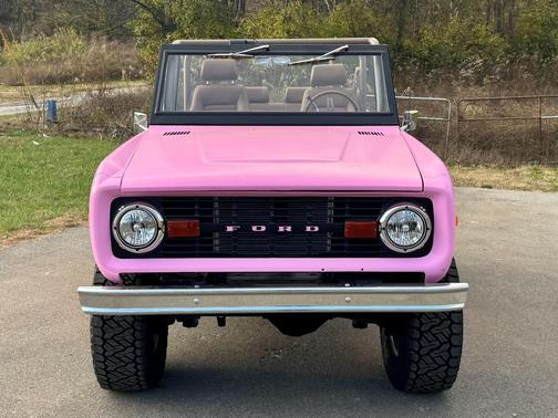 1976 Ford Bronco SUV
