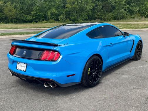 Grabber Blue 2017 Ford Shelby GT350R Base