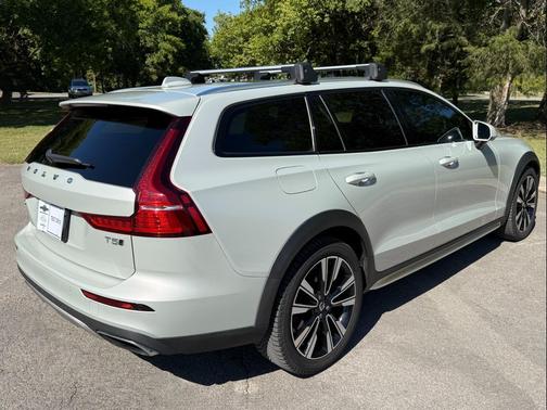 2020 Volvo V60 Cross Country T5