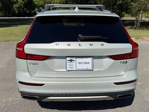 2020 Volvo V60 Cross Country T5