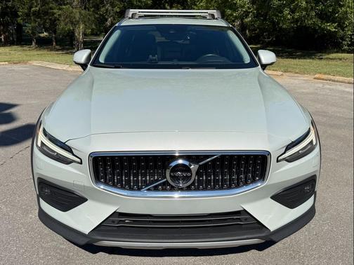 2020 Volvo V60 Cross Country T5