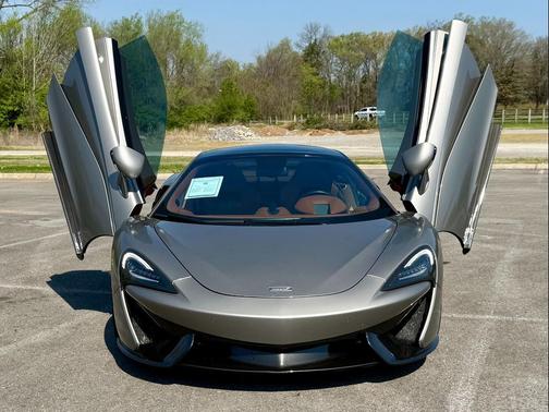 2017 McLaren 570GT Base