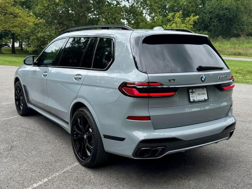 2024 BMW X7 M60i