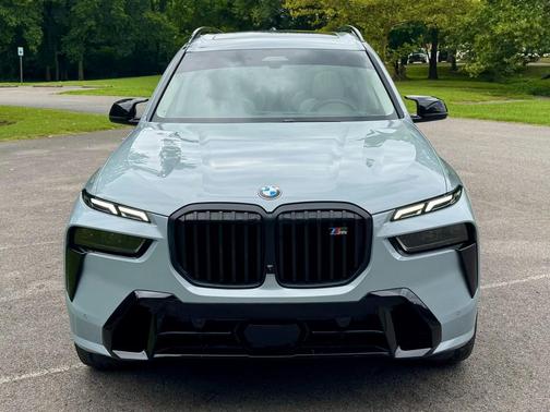 2024 BMW X7 M60i