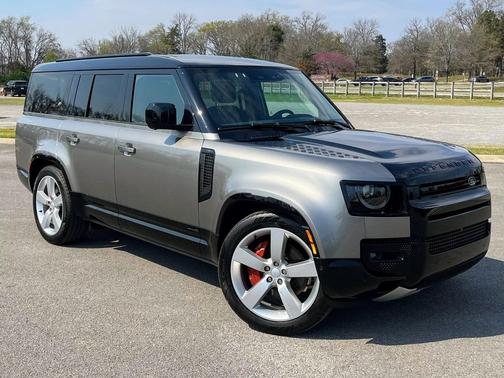 Silicon Silver Metallic 2024 Land Rover Defender 130 P400 X