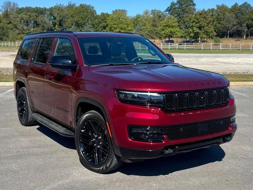 2024 Jeep Wagoneer Series II Carbide 4x4