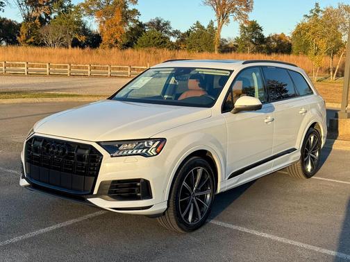 2022 Audi Q7 55 Premium Plus