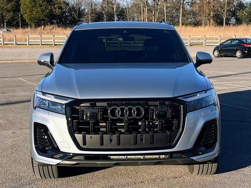 2025 Audi Q7 45 Premium Plus